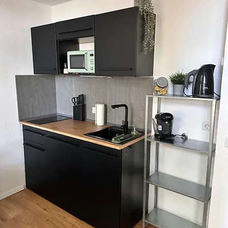 Zentrales Mit Parkplatz * Hockenheim