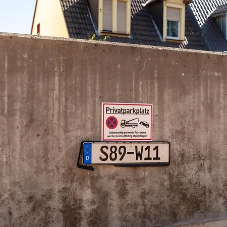 Litzi's Zentrales Mit Parkplatz *